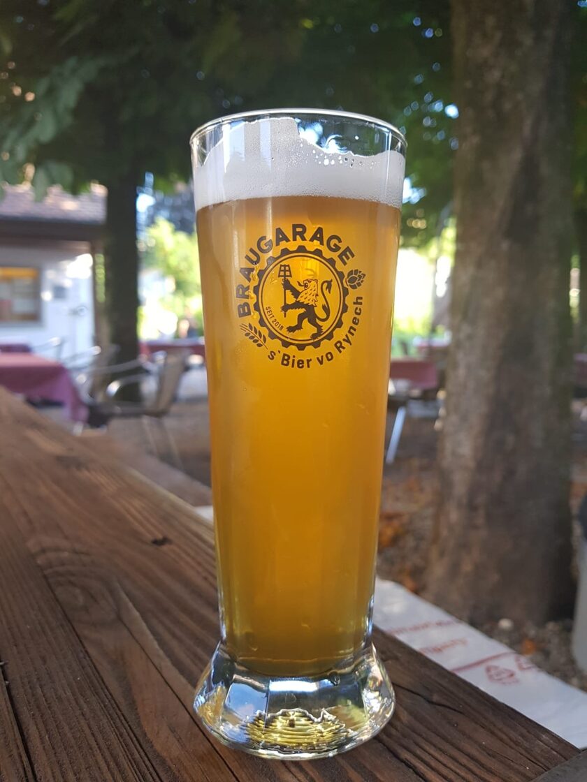 BrauGarage_RynecherBier_im_Glas1-1.jpg
